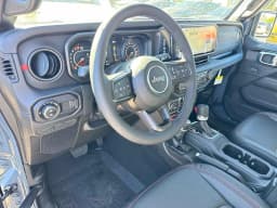 Jeep Gladiator Rubicon 4x4 2026 — side view