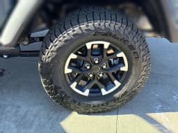 Jeep Gladiator Rubicon 4x4 2026 — side view