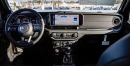 Jeep Gladiator Rubicon X 4x4 2026 — side view