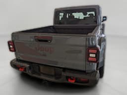 Jeep Gladiator Rubicon 4x4 2026 — side view