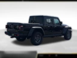 Jeep Gladiator Mojave 4x4 2026 — side view