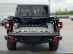 Jeep Gladiator Mojave 4x4 2026 — side view