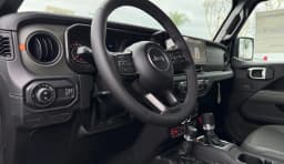 Jeep Gladiator Mojave 4x4 2026 — side view