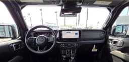Jeep Gladiator Mojave 4x4 2026 — side view