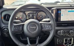 Jeep Gladiator Mojave 4x4 2026 — side view