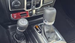 Jeep Gladiator Mojave 4x4 2026 — side view