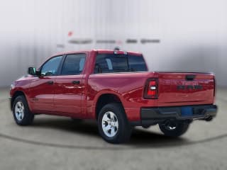 Ram 1500 Tradesman 4x2 Crew Cab 5'7" Box Ram 1500 Tradesman 4x2 Crew Cab 5'7" Box