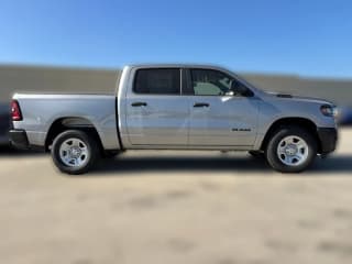 Ram 1500 Tradesman 4x4 Crew Cab 5'7" Box Ram 1500 Tradesman 4x4 Crew Cab 5'7" Box