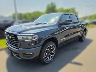 Ram 1500 Laramie 4x4 Crew Cab 5'7" Box Ram 1500 Laramie 4x4 Crew Cab 5'7" Box