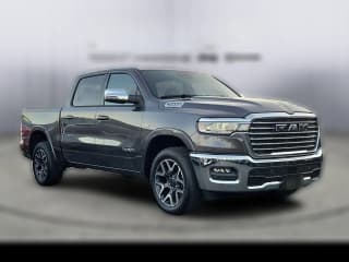 Ram 1500 Laramie 4x4 Crew Cab 5'7" Box Ram 1500 Laramie 4x4 Crew Cab 5'7" Box