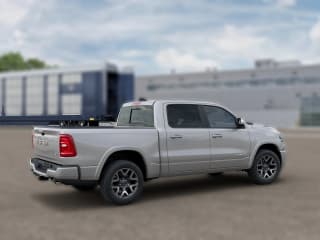 Ram 1500 Laramie 4x4 Crew Cab 5'7" Box Ram 1500 Laramie 4x4 Crew Cab 5'7" Box