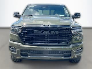 Ram 1500 Laramie 4x4 Crew Cab 5'7" Box Ram 1500 Laramie 4x4 Crew Cab 5'7" Box