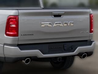 Ram 1500 Laramie 4x4 Crew Cab 5'7" Box Ram 1500 Laramie 4x4 Crew Cab 5'7" Box