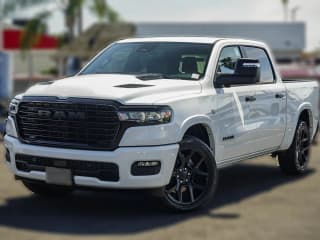 Ram 1500 Laramie 4x4 Crew Cab 5'7" Box Ram 1500 Laramie 4x4 Crew Cab 5'7" Box