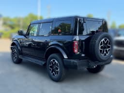 Ford Bronco Outer Banks 4 Door 4x4 2026 — side view