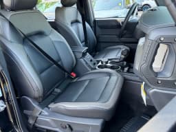 Ford Bronco Outer Banks 4 Door 4x4 2026 — side view