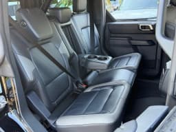 Ford Bronco Outer Banks 4 Door 4x4 2026 — side view