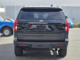 Ford Expedition Max Platinum 4x4 2027 — side view