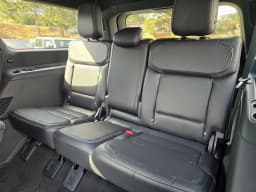 Ford Expedition Max Platinum 4x4 2027 — side view
