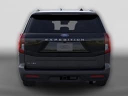 Ford Expedition Active 4x2 2026 — side view