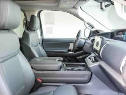 Ford Expedition Active 4x2 2025 — side view