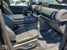 Ford Expedition Tremor 4x4 2026 — side view
