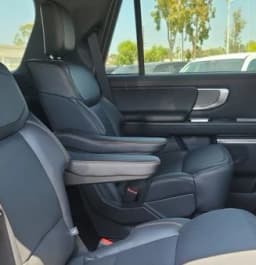 Ford Expedition Tremor 4x4 2026 — side view