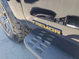 Ford Expedition Tremor 4x4 2026 — side view