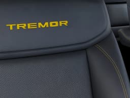 Ford Expedition Tremor 4x4 2027 — side view