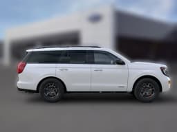 Ford Expedition Tremor 4x4 2027 — side view