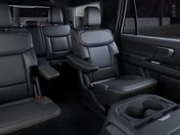 Ford Expedition Tremor 4x4 2027 — side view
