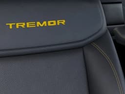 Ford Expedition Tremor 4x4 2027 — side view