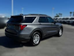 Ford Explorer Active w/200A Pkg RWD 2026 — side view