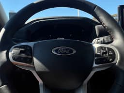 Ford Explorer Active w/200A Pkg RWD 2026 — side view