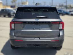 Ford Explorer Active w/100A Pkg RWD 2026 — side view