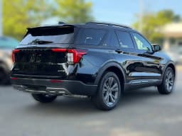 Ford Explorer Active w/200A Pkg 4WD 2026 — side view