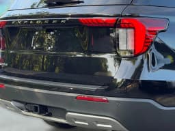 Ford Explorer Active w/200A Pkg 4WD 2026 — side view