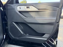Ford Explorer Active w/200A Pkg 4WD 2026 — side view