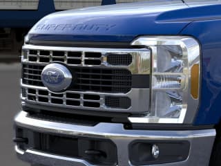 Ford Super Duty F-250 SRW XLT 4WD Crew Cab 6.75' Box Ford Super Duty F-250 SRW XLT 4WD Crew Cab 6.75' Box