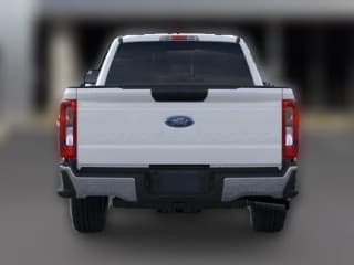 Ford Super Duty F-250 SRW XLT 4WD Crew Cab 6.75' Box Ford Super Duty F-250 SRW XLT 4WD Crew Cab 6.75' Box