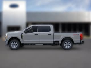 Ford Super Duty F-250 SRW XLT 4WD Crew Cab 6.75' Box Ford Super Duty F-250 SRW XLT 4WD Crew Cab 6.75' Box