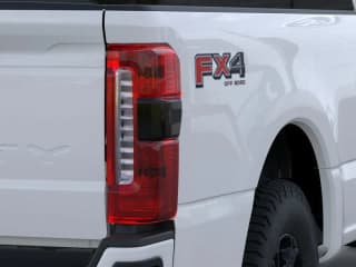 Ford Super Duty F-250 SRW XL 4WD Crew Cab 8' Box Ford Super Duty F-250 SRW XL 4WD Crew Cab 8' Box