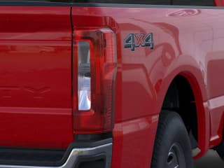 Ford Super Duty F-250 SRW XL 4WD SuperCab 8' Box Ford Super Duty F-250 SRW XL 4WD SuperCab 8' Box