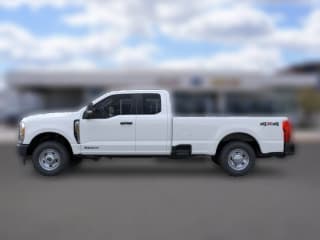 Ford Super Duty F-250 SRW XLT 4WD SuperCab 8' Box Ford Super Duty F-250 SRW XLT 4WD SuperCab 8' Box