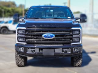 Ford Super Duty F-250 SRW Platinum 4WD Crew Cab 6.75' Box Ford Super Duty F-250 SRW Platinum 4WD Crew Cab 6.75' Box