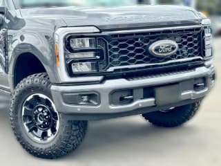 Ford Super Duty F-250 SRW LARIAT 4WD Crew Cab 6.75' Box Ford Super Duty F-250 SRW LARIAT 4WD Crew Cab 6.75' Box