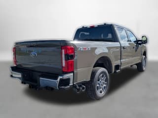 Ford Super Duty F-250 SRW LARIAT 4WD Crew Cab 6.75' Box Ford Super Duty F-250 SRW LARIAT 4WD Crew Cab 6.75' Box