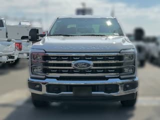 Ford Super Duty F-350 SRW LARIAT 2WD Crew Cab 6.75' Box Ford Super Duty F-350 SRW LARIAT 2WD Crew Cab 6.75' Box