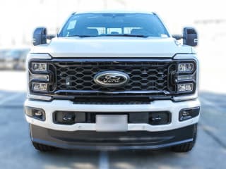 Ford Super Duty F-350 SRW LARIAT 4WD Crew Cab 8' Box Ford Super Duty F-350 SRW LARIAT 4WD Crew Cab 8' Box