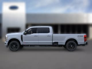 Ford Super Duty F-350 SRW LARIAT 4WD Crew Cab 8' Box Ford Super Duty F-350 SRW LARIAT 4WD Crew Cab 8' Box